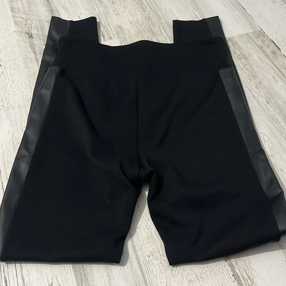 Assets by SPANX black leggings with faux leather trim size L - Picture 5 of 8